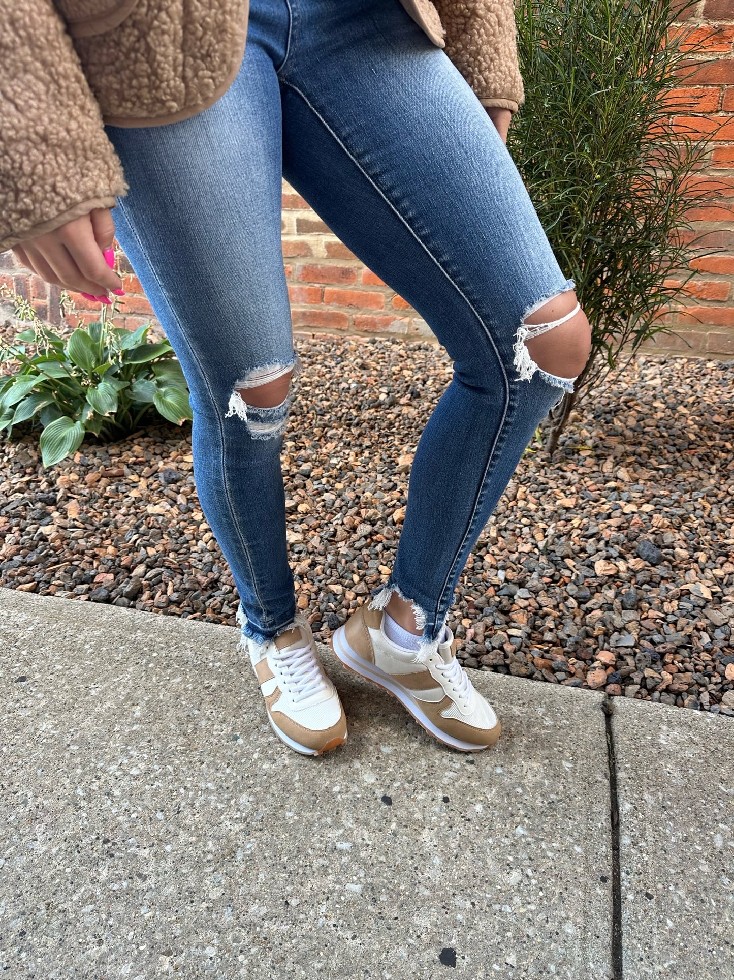 Phoebe Sneakers