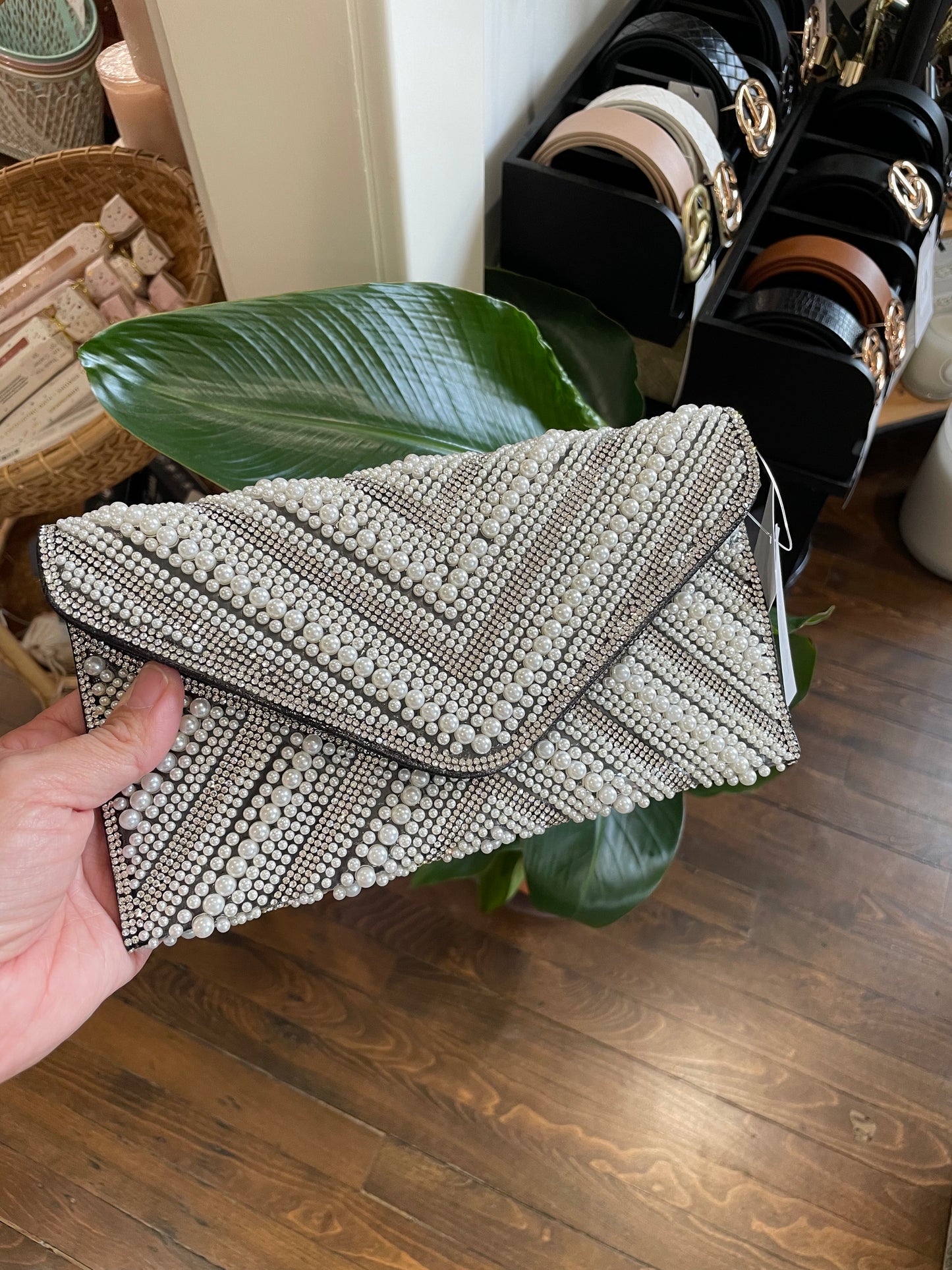 Pearl Detail Envelope Clutch - Black