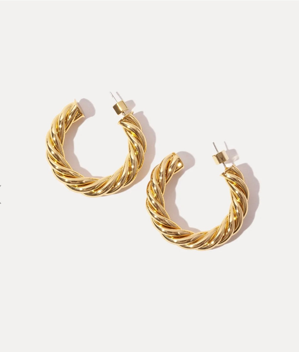Naomi Hoops