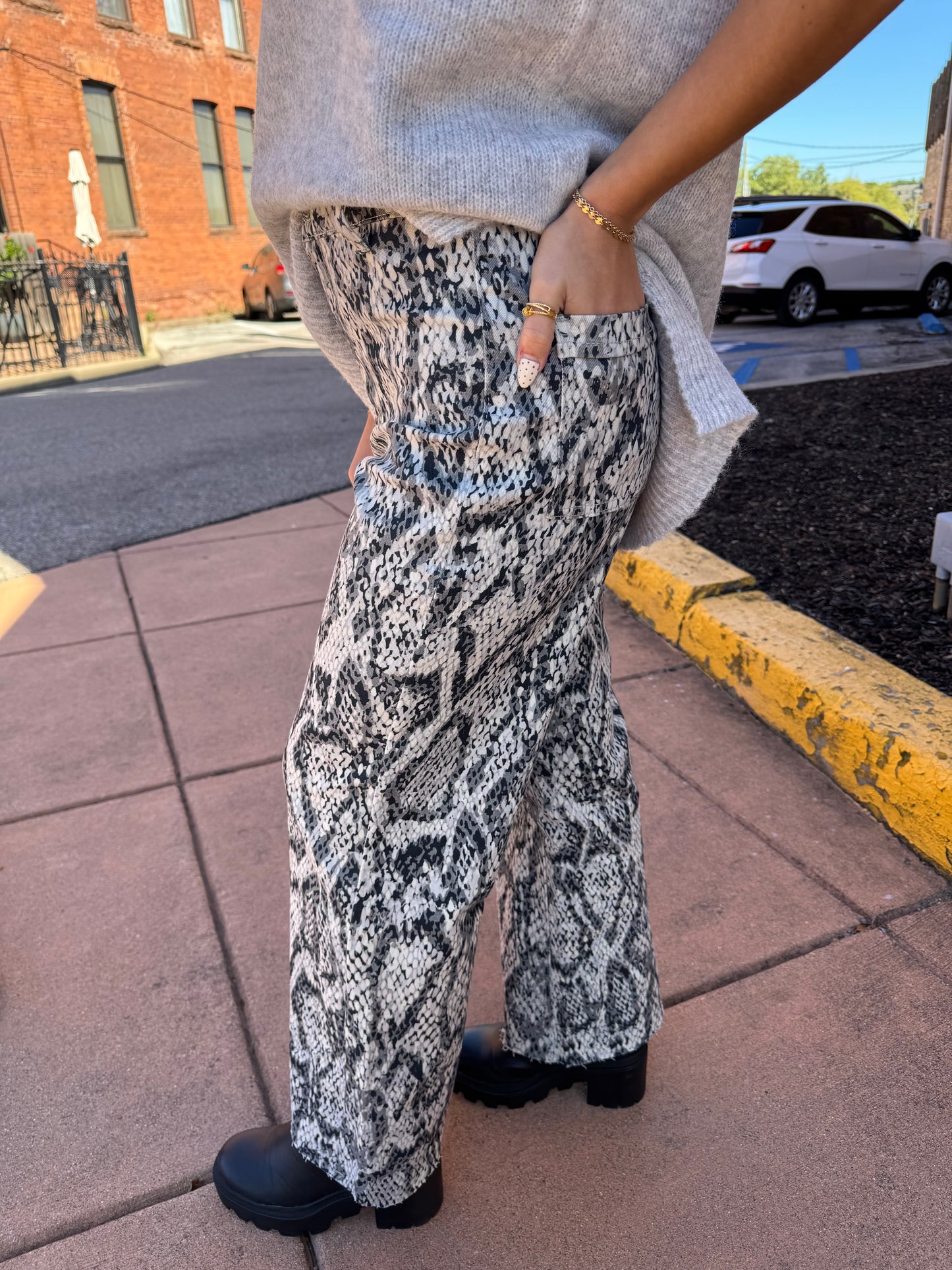 Serpentine Street Pants