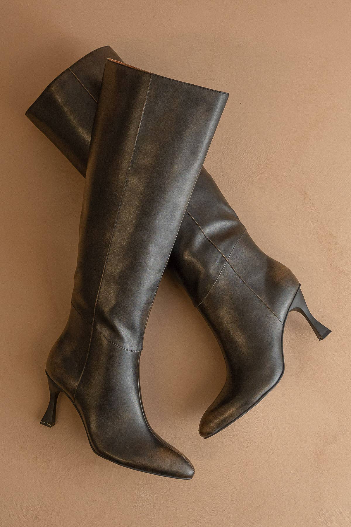The Lexington | Distress Black
