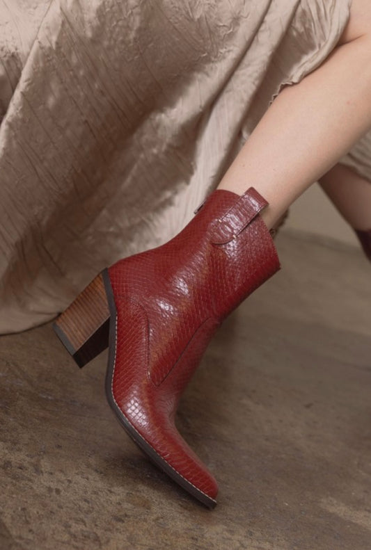Tara Cowgirl Boot