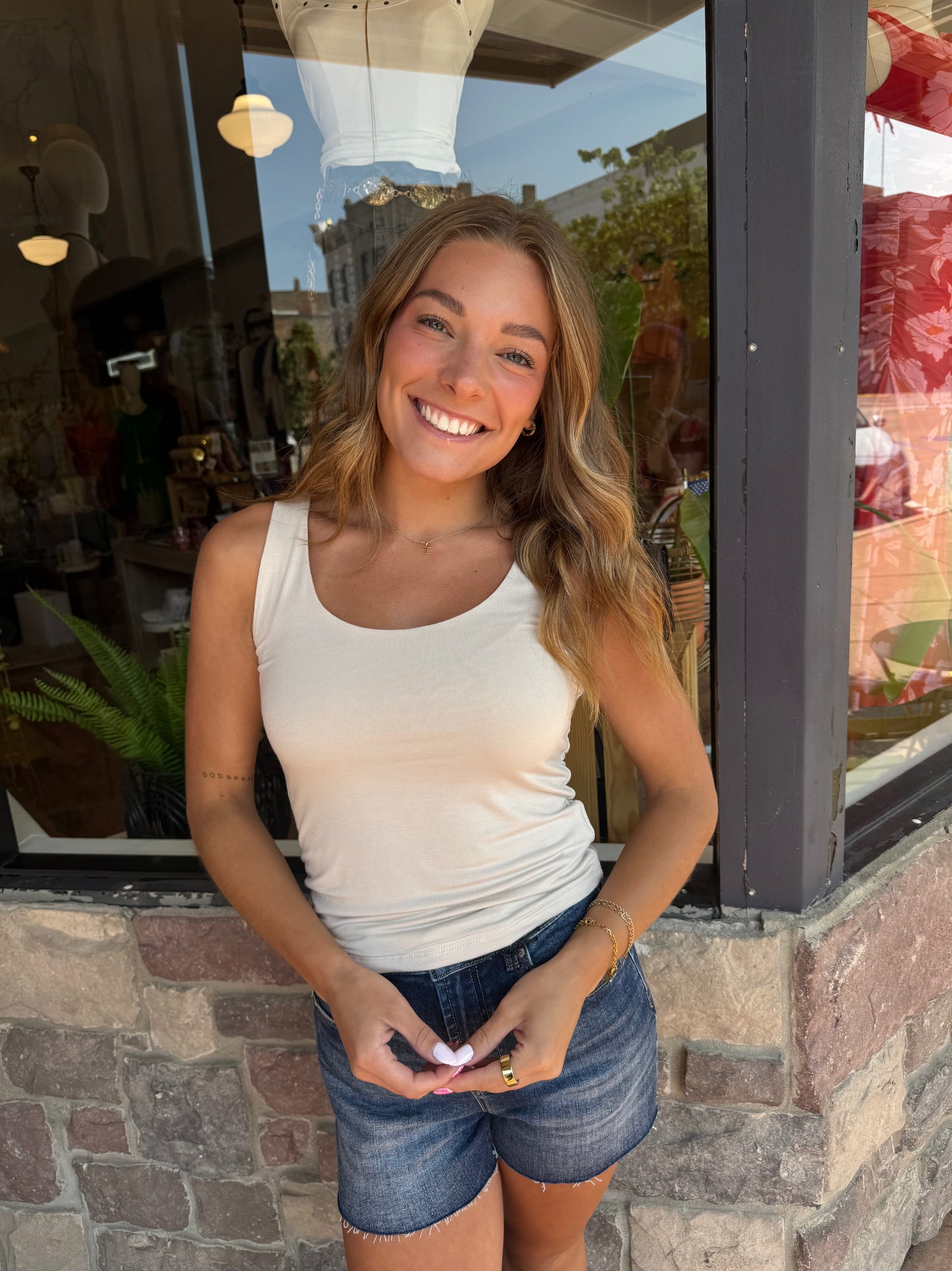 Izzy Scoop Neck Tank | Sand