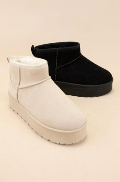 Uri Ugg Dupes -Black