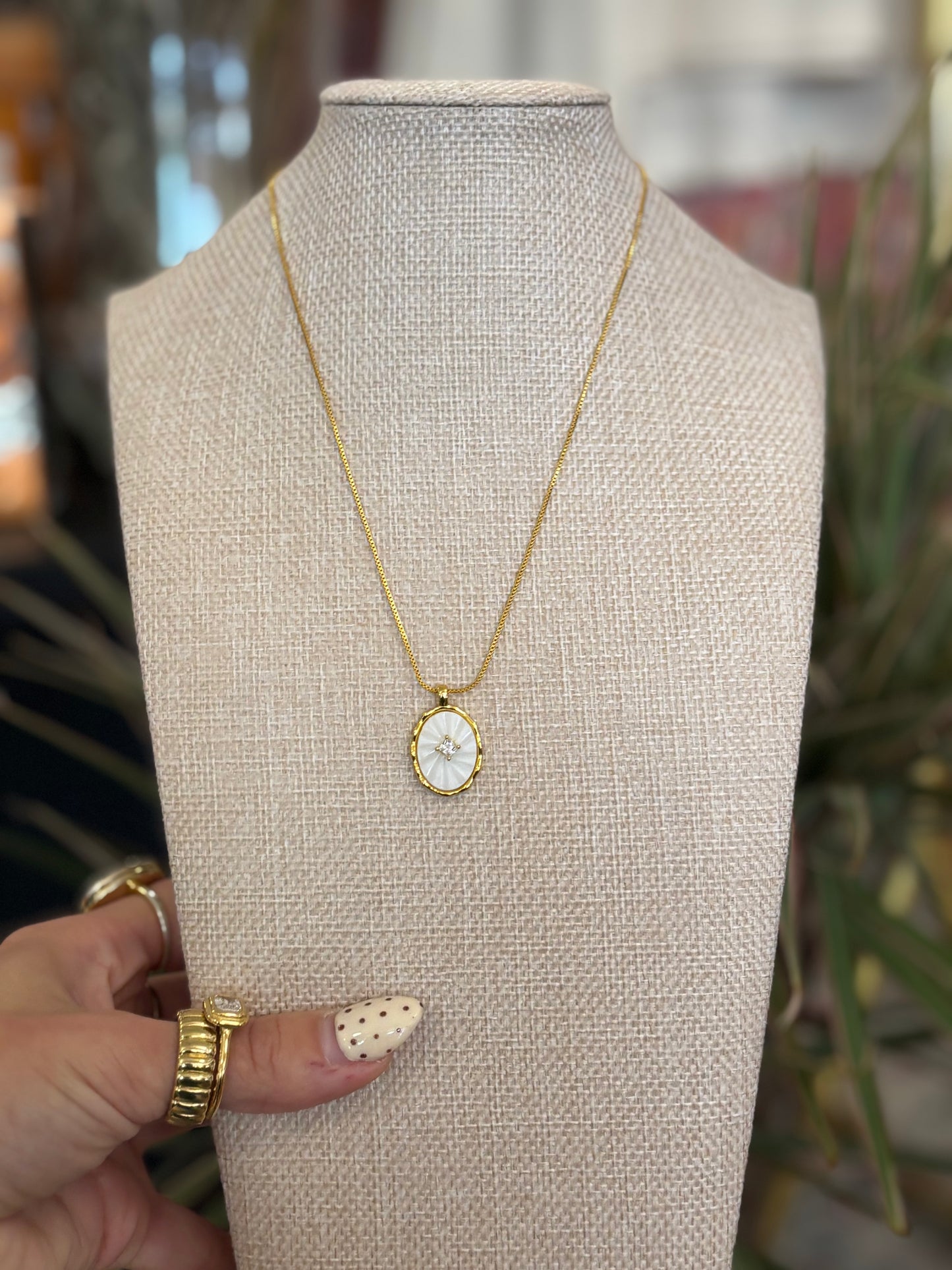 The Aurora Pendant