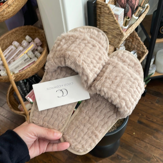 Cozy Fur Slippers - Taupe